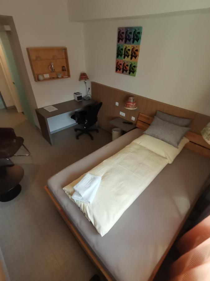 Gastehaus An Der Messe Hotel Hamburg-Harburg Buitenkant foto